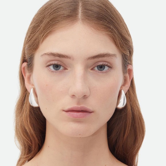 Tear drop earrings in silver. Large - Picture 2 of 4